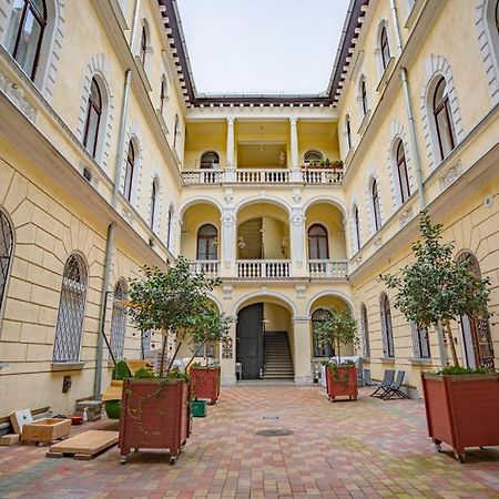 Cosy Gallery Flat In Akacfa St. Budapeste Exterior foto