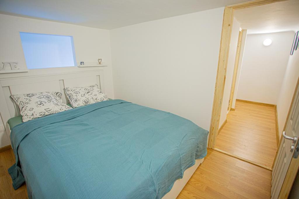 Cosy Gallery Flat In Akacfa St. Budapeste Exterior foto